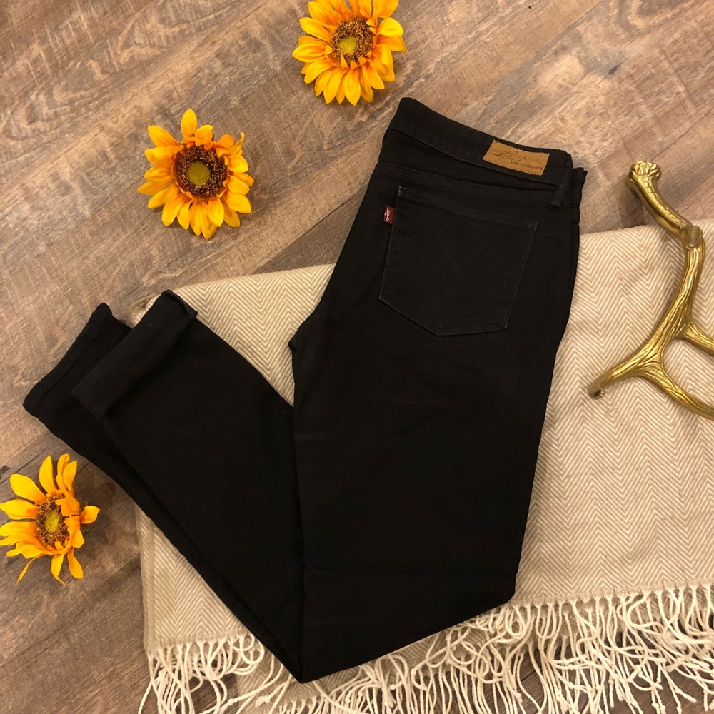 Levi’s Slight Curve Skinny jeans 👖